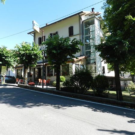 Albergo Ristorante Villa Svizzera Vidiciatico Eksteriør billede