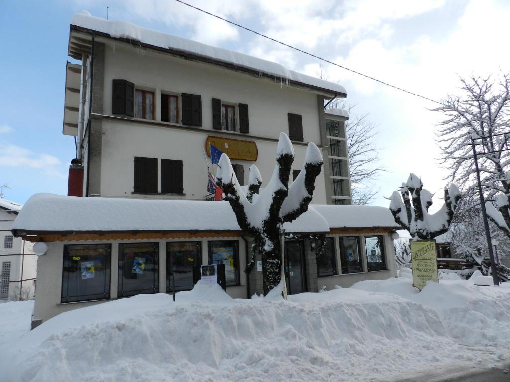 Albergo Ristorante Villa Svizzera Vidiciatico Eksteriør billede